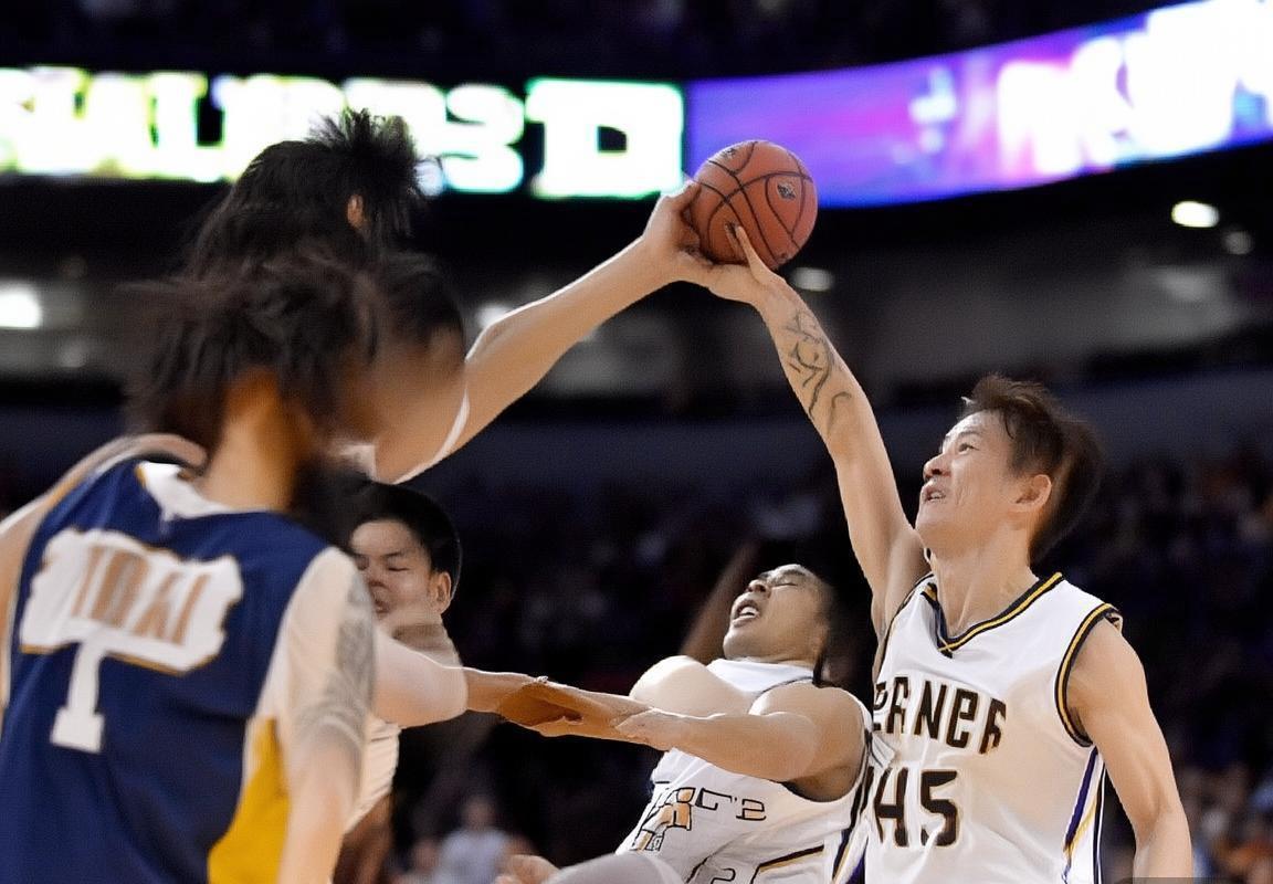 休斯顿火箭遭萨克拉门托国王逆转，乌度卡临场指挥与年轻球员处理球能力成焦点